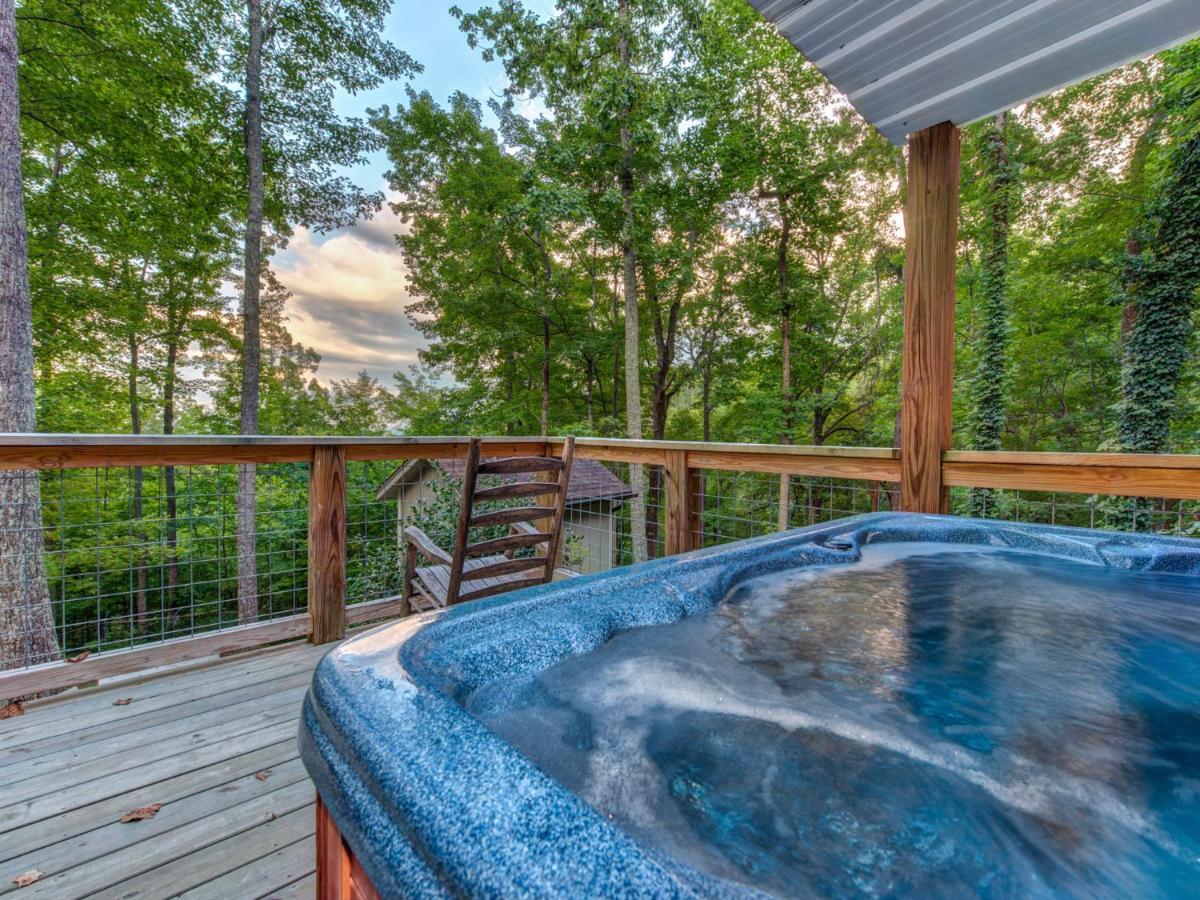 Bear View Chalet, 3 Bedroom, Pool, Pets, Arcades, Wifi, Hot Tub, Sleeps 12 Gatlinburg Eksteriør bilde