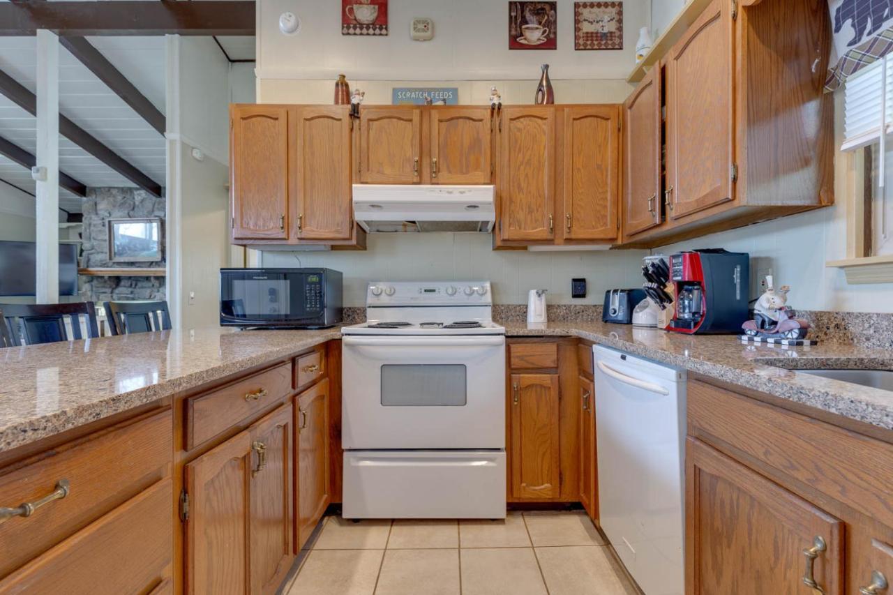 Bear View Chalet, 3 Bedroom, Pool, Pets, Arcades, Wifi, Hot Tub, Sleeps 12 Gatlinburg Eksteriør bilde