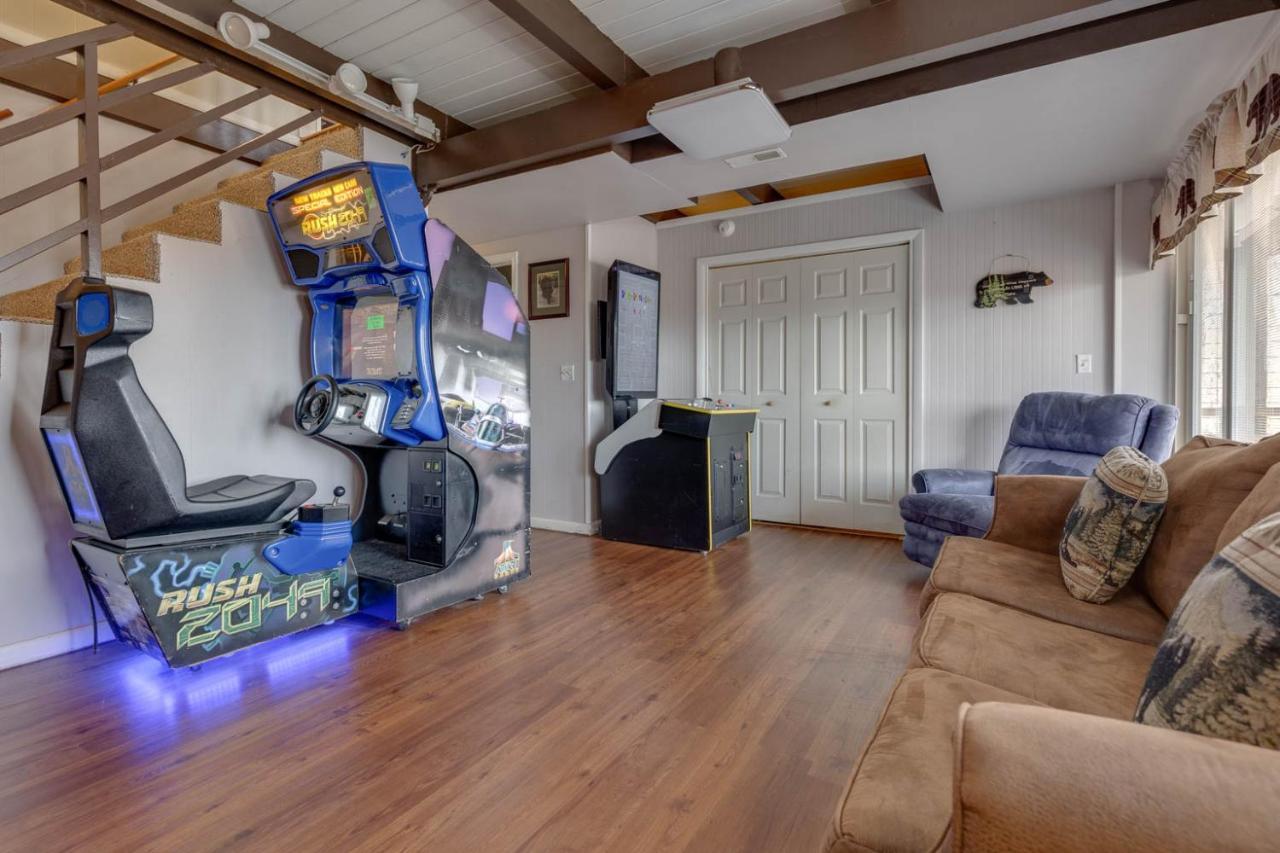 Bear View Chalet, 3 Bedroom, Pool, Pets, Arcades, Wifi, Hot Tub, Sleeps 12 Gatlinburg Eksteriør bilde