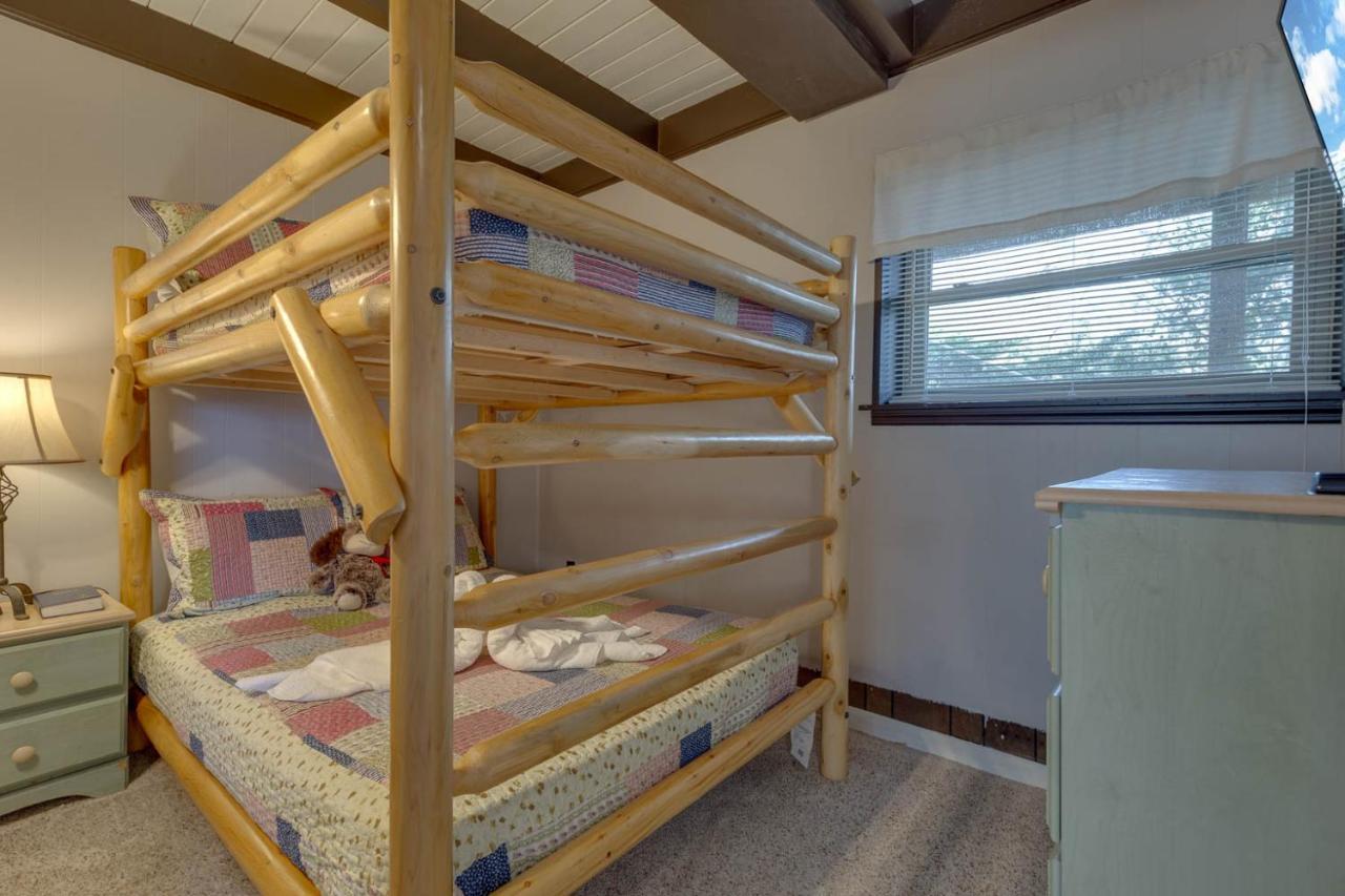 Bear View Chalet, 3 Bedroom, Pool, Pets, Arcades, Wifi, Hot Tub, Sleeps 12 Gatlinburg Eksteriør bilde