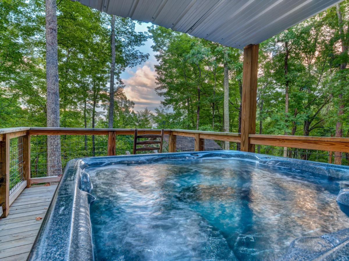 Bear View Chalet, 3 Bedroom, Pool, Pets, Arcades, Wifi, Hot Tub, Sleeps 12 Gatlinburg Eksteriør bilde